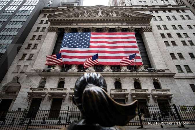 Wall Street melonjak meski ekonomi AS kontraksi 4,8%