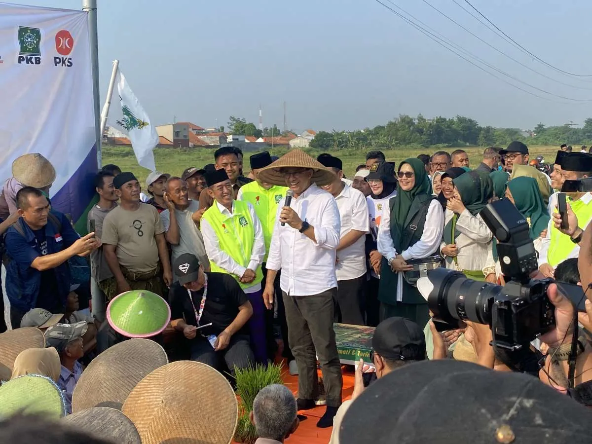 Anies Janji Beri Subsidi Pupuk Langsung ke Petani Hingga Kaji Ulang Kartu Tani