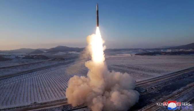 Korea Utara Meluncurkan Rudal Balistik ke Arah Laut Jepang, Meledak di Udara