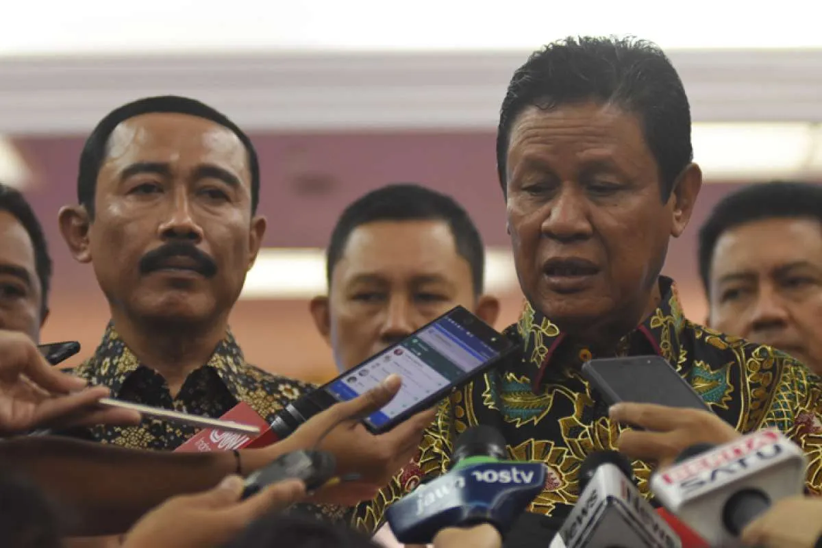 Gubernur Kepulauan Riau Isdianto dan 5 Stafnya positif virus corona 