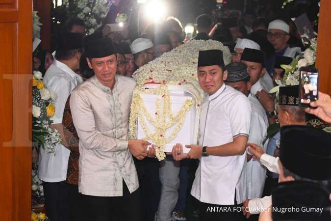 Jenazah Ani Yudhoyono tiba di TMP Kalibata