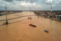 Dua Warga Hilang Setelah Kapal Tongkang Buana Tabrak Longboat di Sulawesi Tenggara