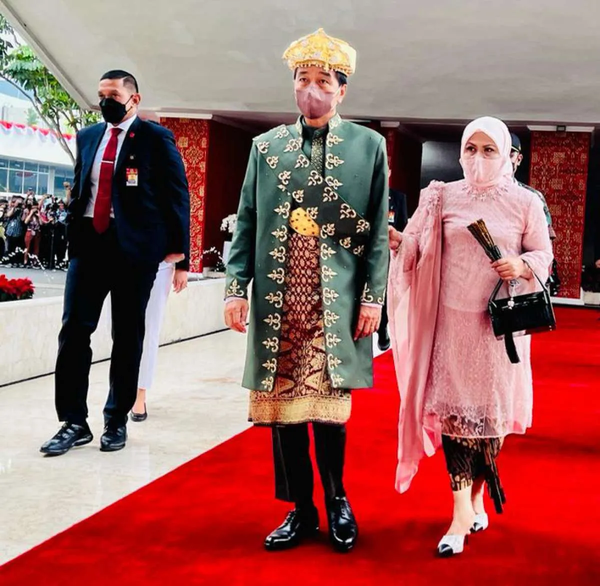 Tiba di Gedung Nusantara, Jokowi Kenakan Baju Paksian Asal Bangka Belitung