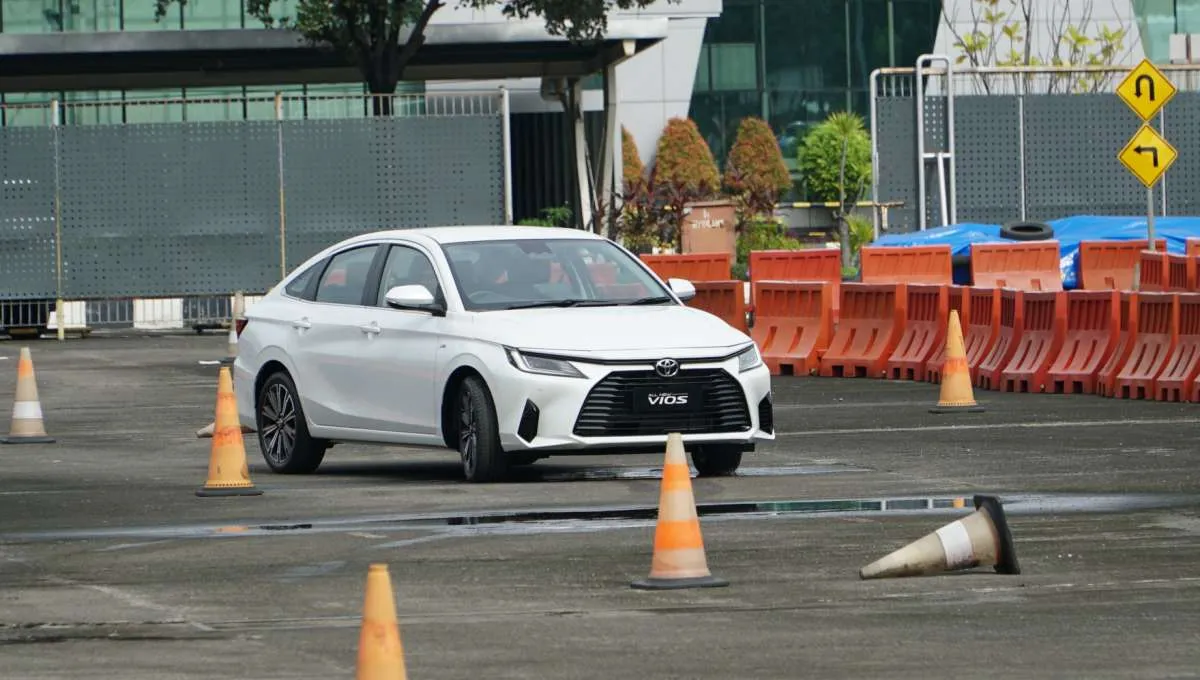 Meski Kontribusinya Minim, Toyota Yakin Peminat Mobil Sedan Tetap Tumbuh