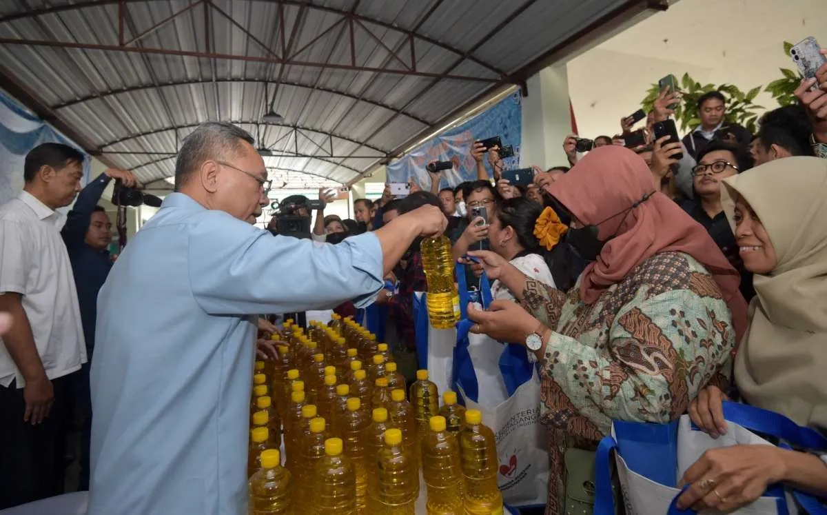 Gelar Bazar di Sleman, Mendag Zulkifli Hasan: Bantu Dekatkan Bapok ke Masyarakat