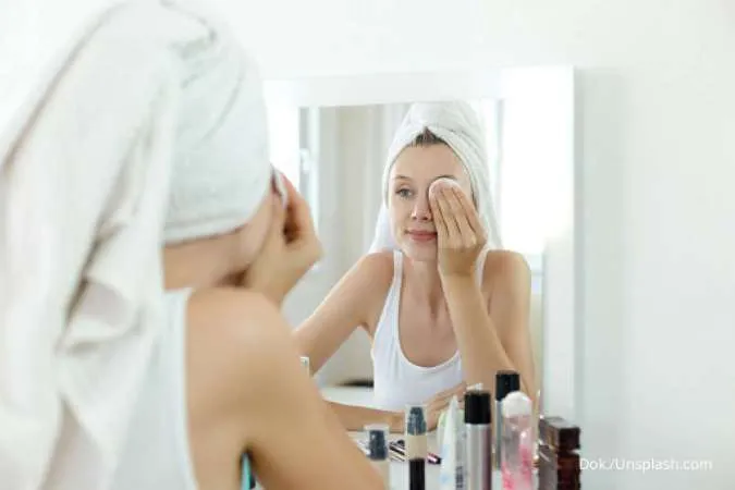 5 Cara Membersihkan Makeup dengan Bahan Alami, Bisa Pakai Minyak Zaitun