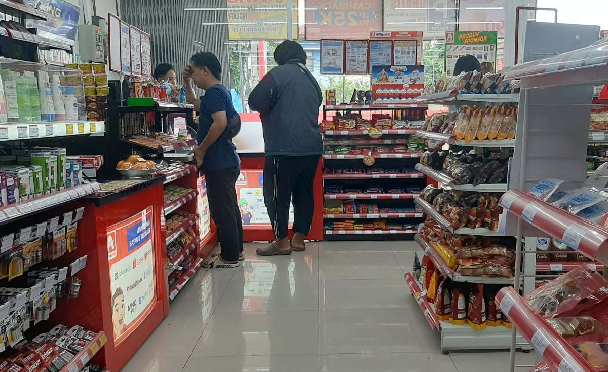 Strategi Ekspansi dan Divestasi PT Midi Utama Indonesia Tbk (MIDI)