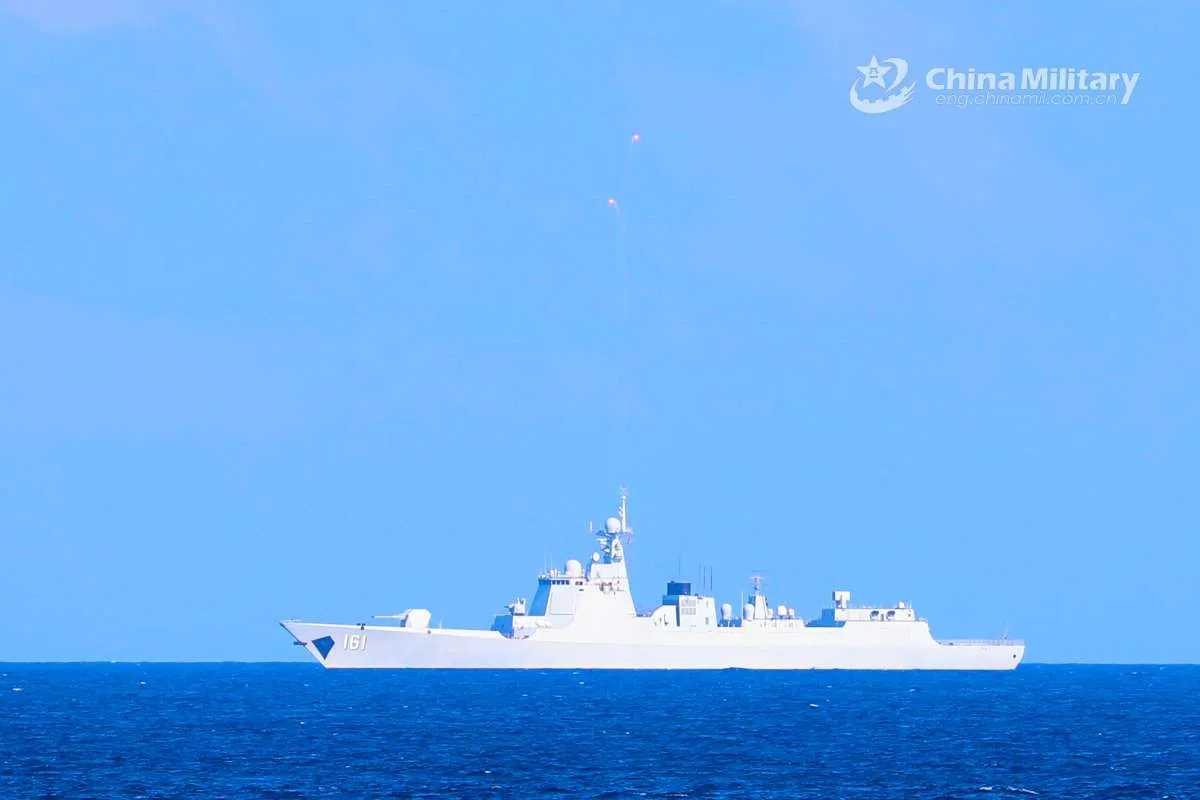 Angkatan Laut China resmi tugaskan Nanning, kapal perusak baru dengan peluru kendali
