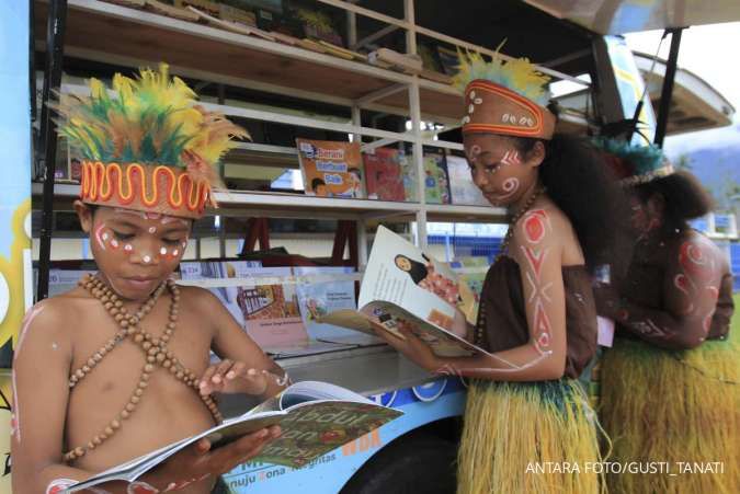 Perayaan Hardiknas di Papua