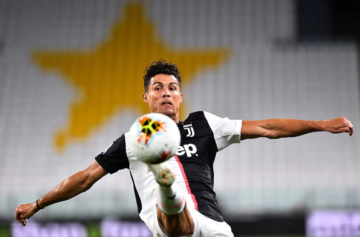 Cristiano Ronaldo positif Covid-19, batal tampil lawan Swedia