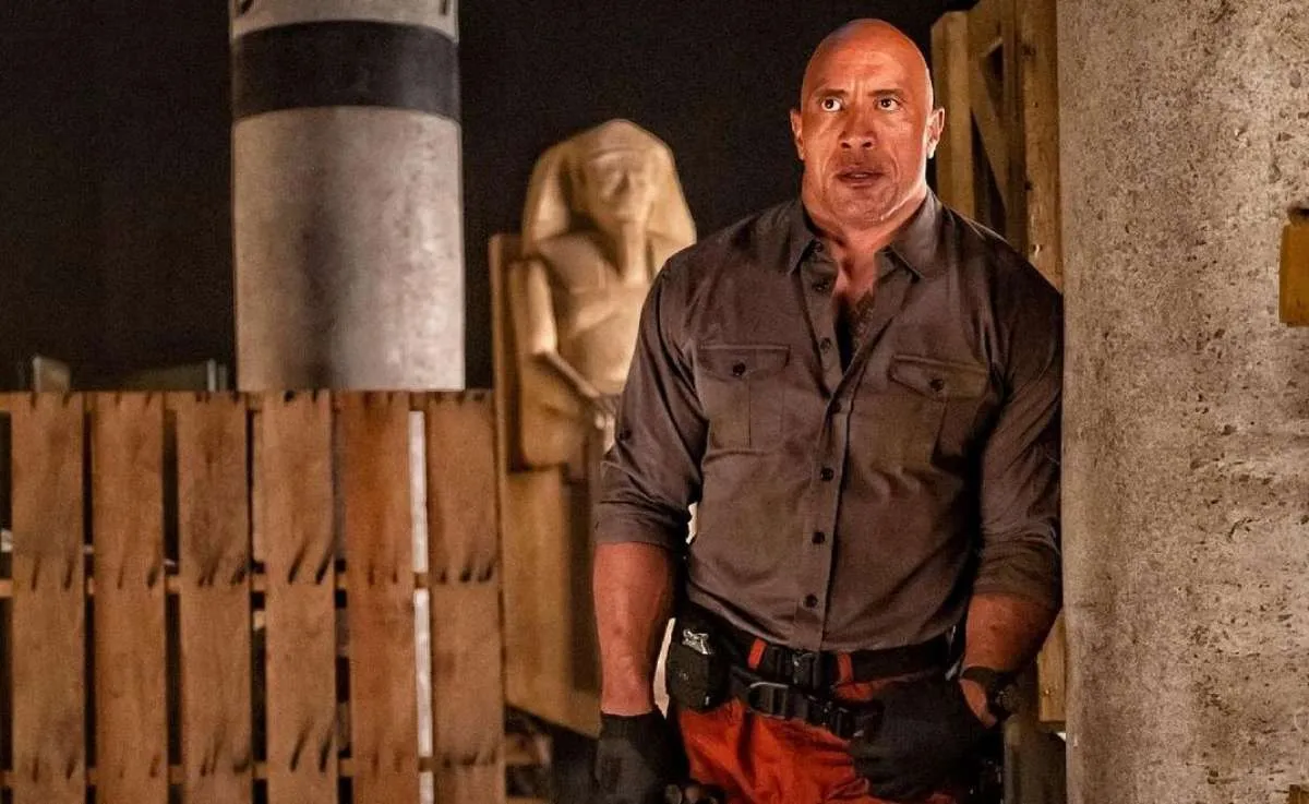 Dwayne Johnson di film Netflix terbaru Red Notice, ini foto-foto terbarunya