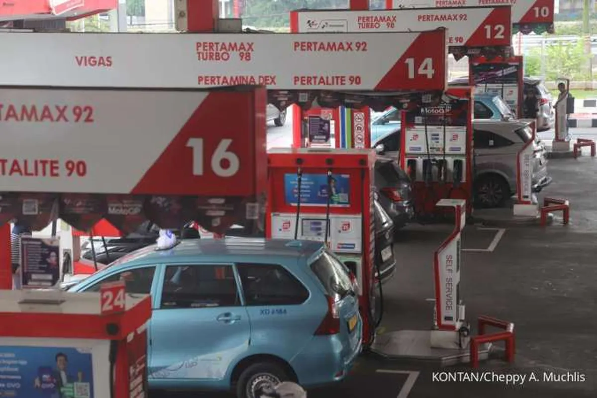 Sinyal Harga BBM Naik, Masyarakat Kelas Menengah Paling Terdampak