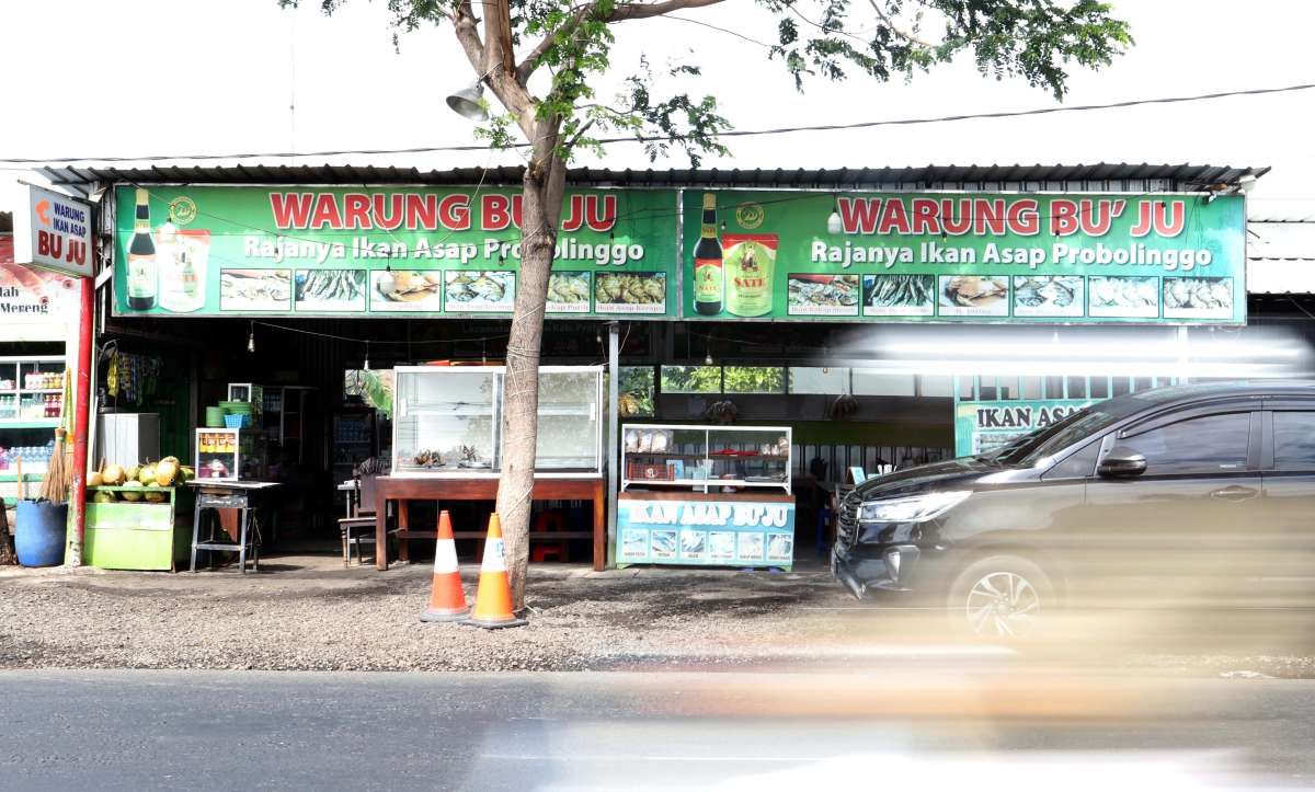 Cerita Ikan Asap yang Tak Lagi Banyak Mengepul di Tungku Bu Ju