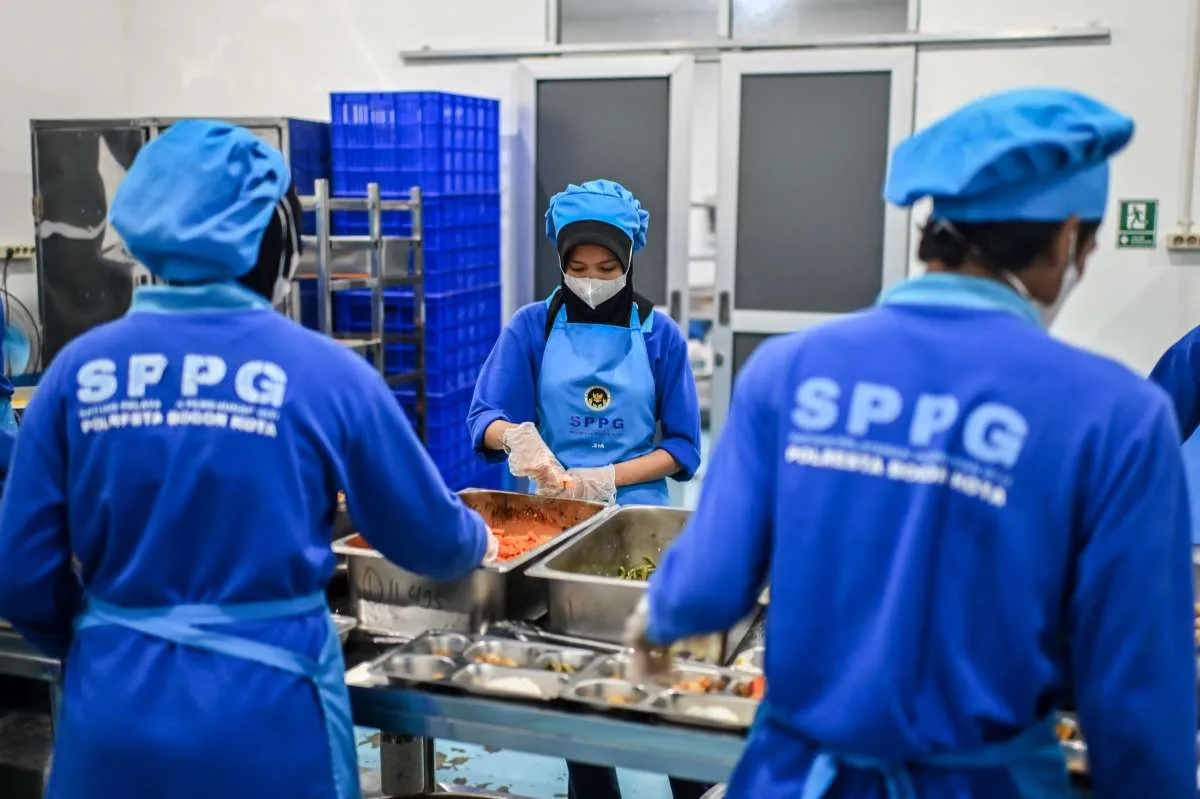 Survei Ekonom UI: 54% Dukung Program MBG Dihentikan jika Biaya Membengkak