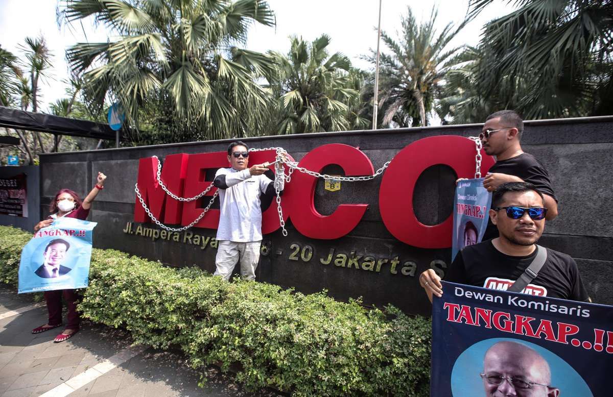 Masyarakat Anti Mafia Tambang Segel Kantor Medco