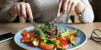 5 Bahaya Makan Sehari Sekali bagi Kesehatan, Benar Bisa Turunkan Berat Badan?