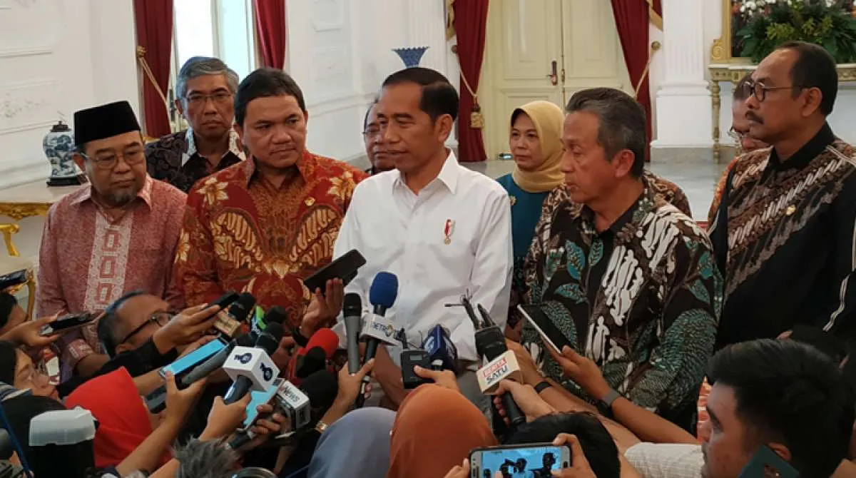 Minta investasi cepat dibenahi, Jokowi: Kita berpacu dengan waktu