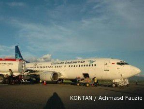 Penumpang sepi, laba Garuda turun