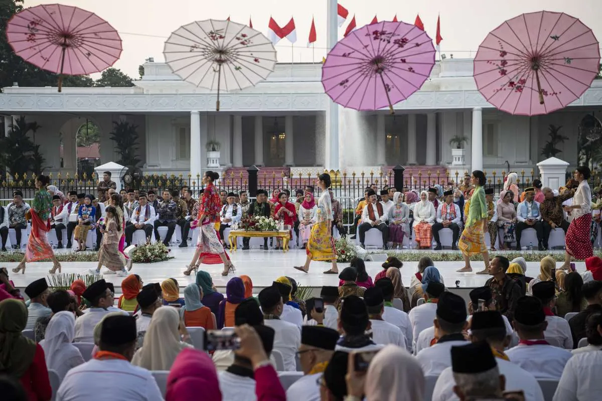 Saat Ibu Negara Iriana hingga Sri Mulyani Mengenakan Kebaya Encim di Istana