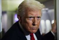 Kesepakatan Diam-Diam Trump: Ukraina, Rusia, dan Bisnis Triliunan Dolar