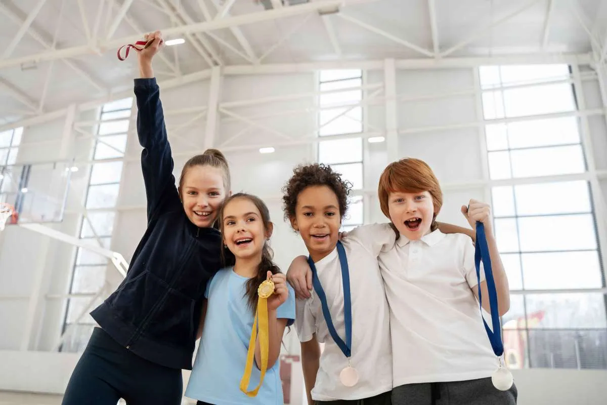 20 Ucapan Selamat Juara Kelas: Inspirasi Orang Tua & Teman