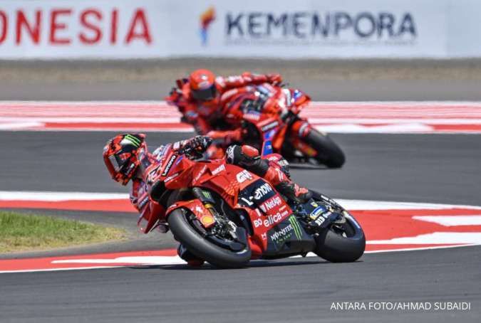 Dukung VR46 Racing Team, Simon Dirut Pertamina Sambangi Paddock Sirkuit Mandalika