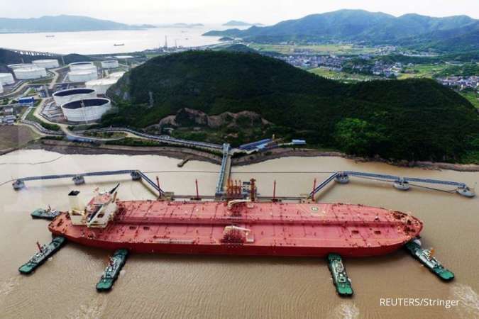 China's April Fuel Oil Imports Rise Further to Decade-High