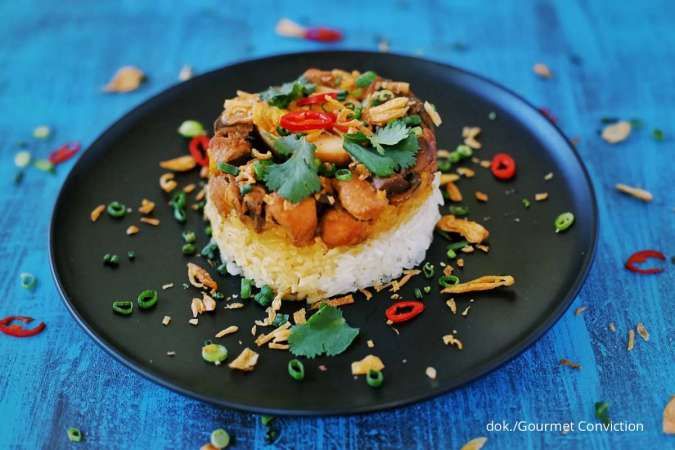 Resep Gurihnya Seporsi Nasi Ayam Jamur Kukus, Dimasak di Wadah Aluminium Foil