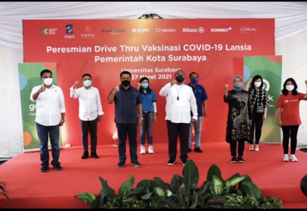 Halodoc, Gojek, dan Technoplast kolaborasi hadirkan vaksinasi drive thru di Surabaya