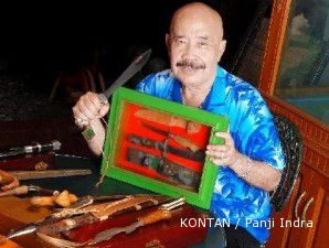 Sensasi mengoleksi belati