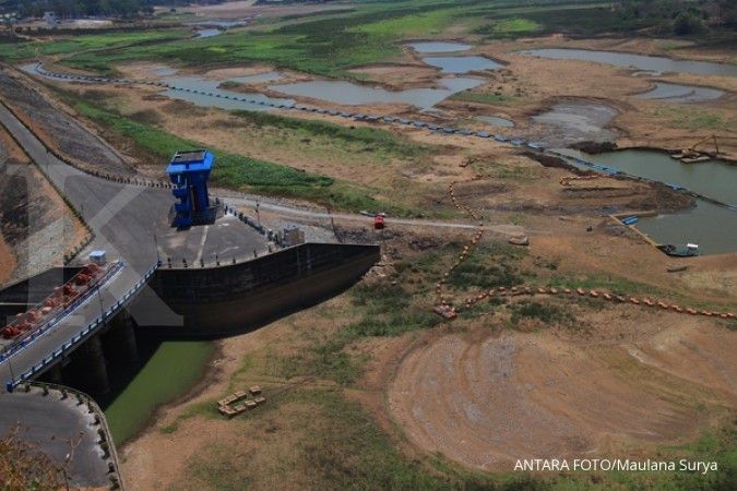 Daya tampung waduk minim, Indonesia krisis air