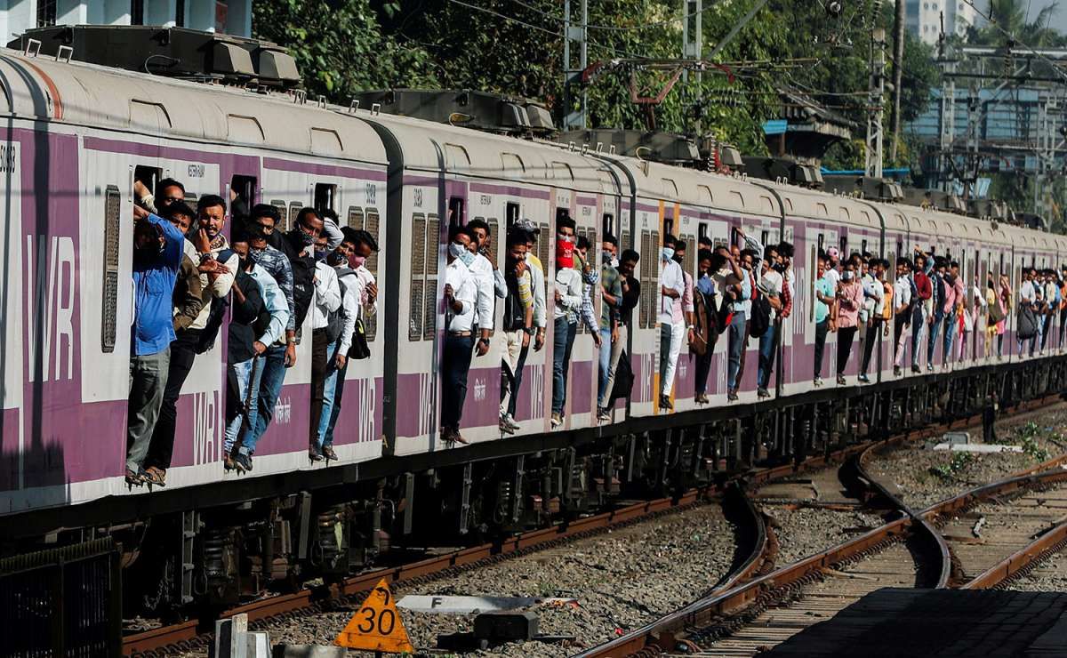 Skema Baru Rekrutmen Militer India Diprotes, 500 Layanan Kereta Api Dibatalkan