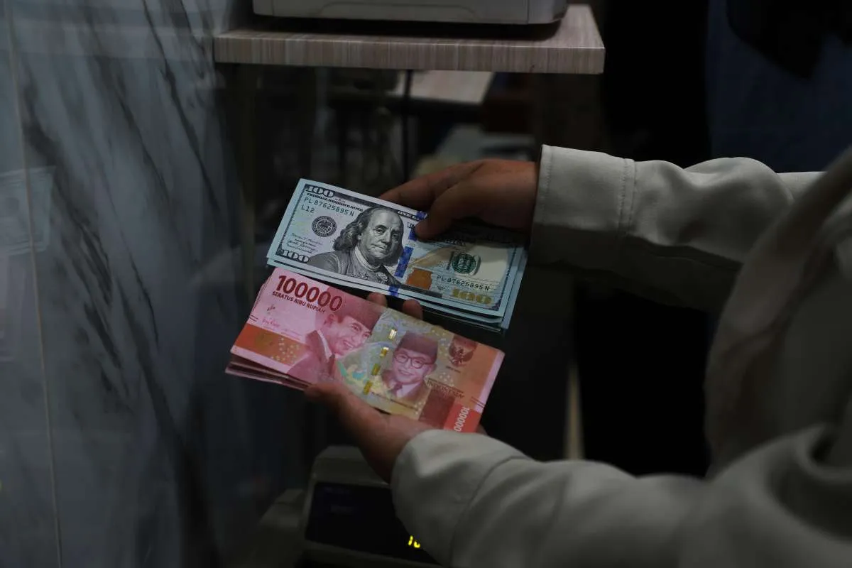 Ada Peluang Rupiah Bergerak Menguat Terbatas, Cek Sentimennya