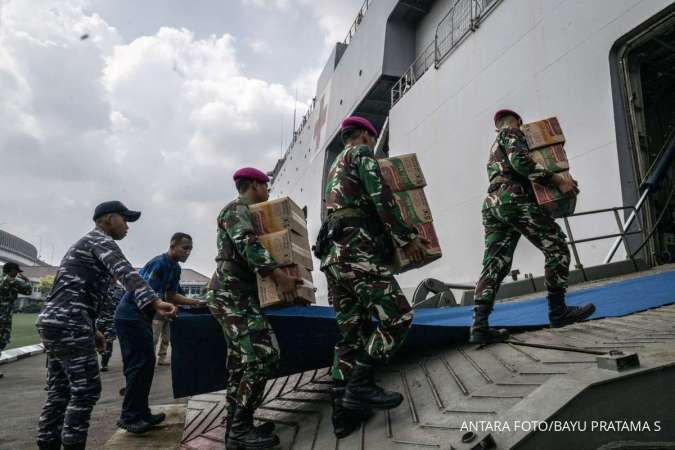 TNI AD Kirim Bantuan Besar ke Aceh, Sumut, dan Sumbar Lewat Kapal ADRI XVII BM
