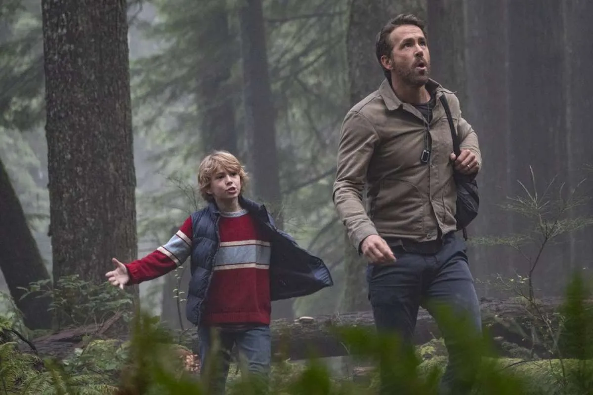 The Adam Project rilis dua foto Ryan Reynolds, film Netflix terbaru genre sci-fi