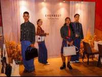 Simak Inspirasi Gaya Fashion Musim Gugur 2025, dari Nuansa Minimalis hingga Nostalgia