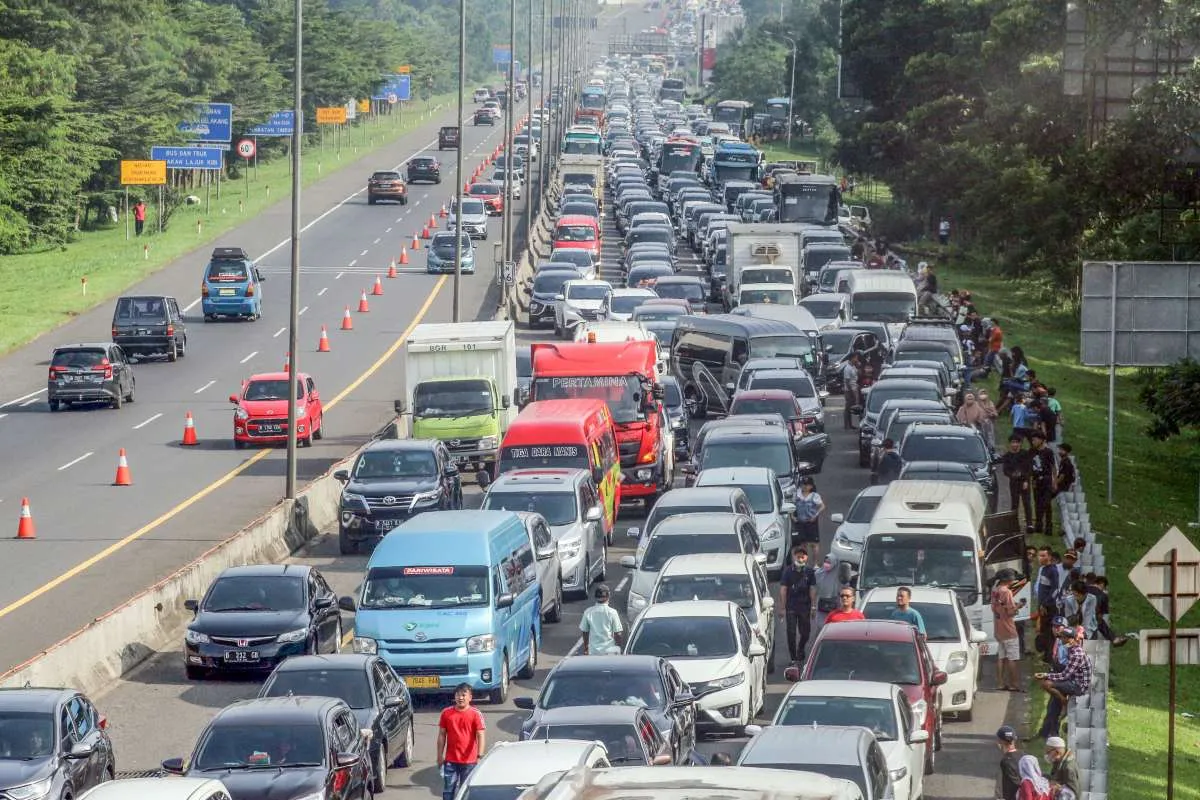 Arus Balik, Volume Lalu Lintas Meningkat 71,78% di Ruas Tol Jabotabek dan Jabar