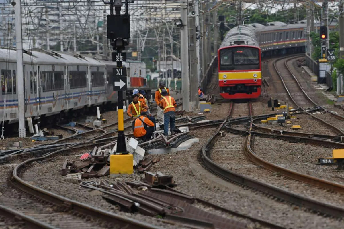 Omnibus Law: Perizinan dan sanksi longgar bisa tarik swasta ke sektor perkeretaapian