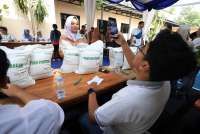 Pemerintah Percepat Bantuan Beras untuk 33,2 Juta Keluarga Desil 1–4