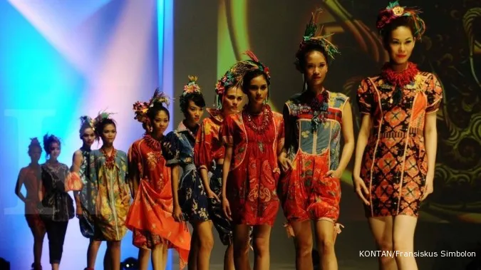Fashion fever Jakarta Fashion  Week rolls in