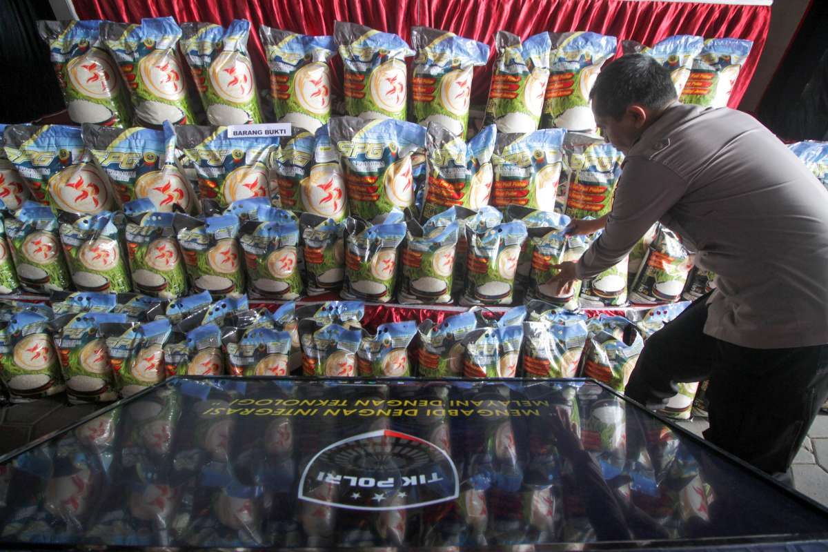 Beras Oplosan Masih Tersebar di Pasar
