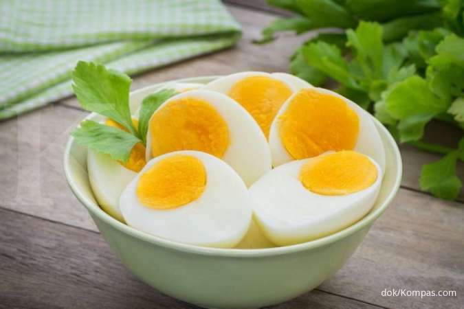 Telur rebus bisa Anda manfaatkan sebagai cemilan untuk ibu hamil.