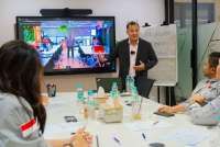 Dibimbing.id Rancang Pelatihan Hospitality Berbasis Asesmen Kebutuhan Perusahaan