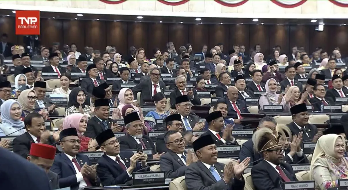 Ketua MPR Berpantun di Depan Prabowo: Indonesia Makin Menyala