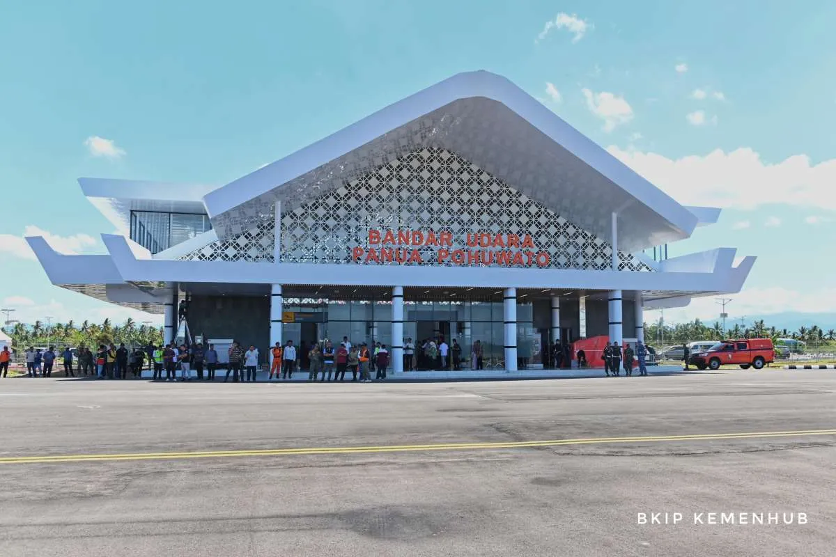 Menhub Tinjau Bandara Panua Pohuwato