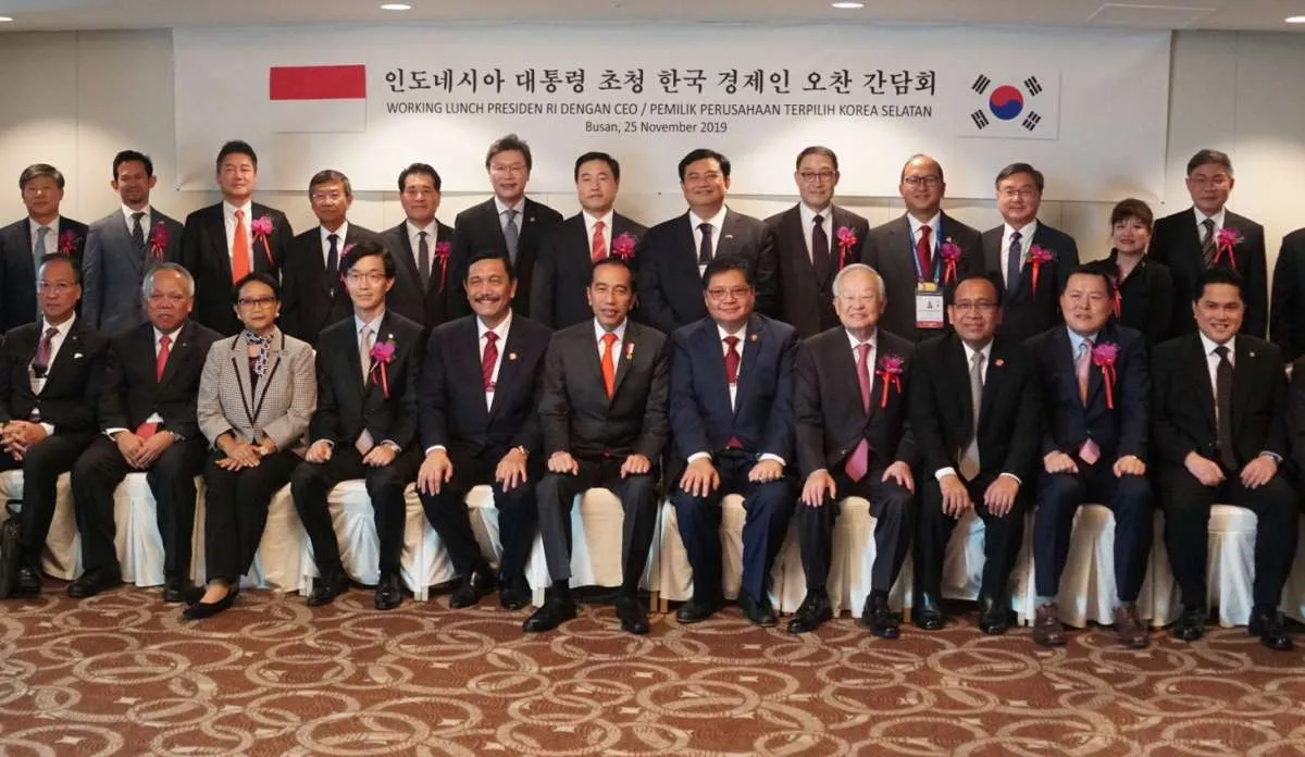 Jokowi mengajak para CEO Korsel untuk bekerja sama membangun ibu kota baru Indonesia