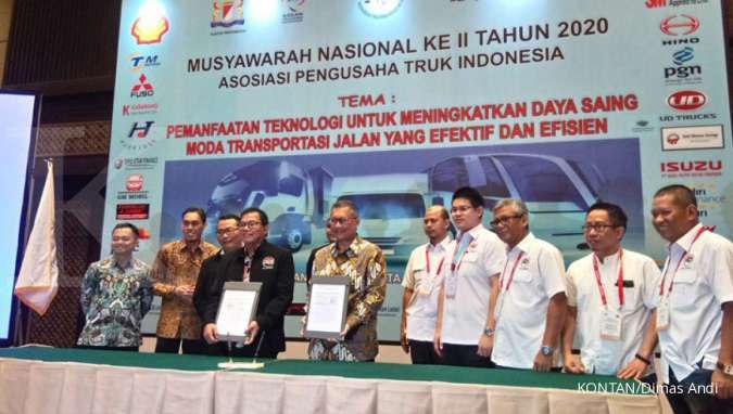 Perusahaan Gas Negara (PGAS) teken kerjasama dengan pengusaha truk Indonesia