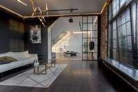 4 Kombinasi Warna Dinding dan Sofa Buat Ruang Tamu Tampak Mewah Tanpa Renovasi