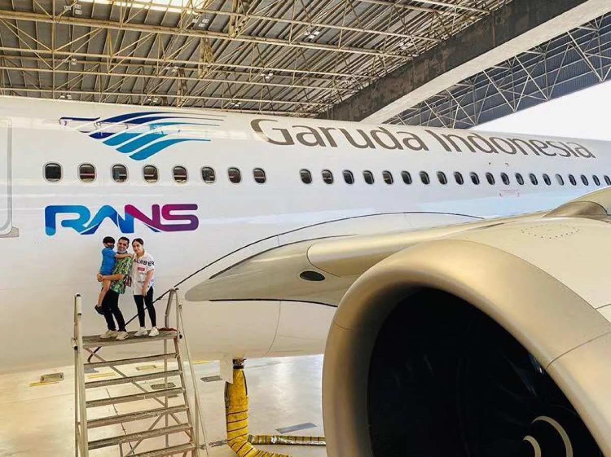 Logo RANS Entertainment di pesawat Garuda, ini pendapatan Raffi Ahmad jadi youtuber