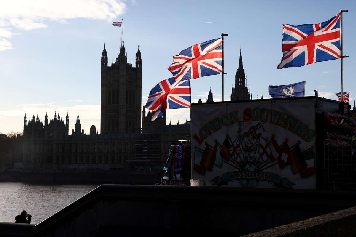UK Economy Shrank Record 11% in 2020, Worst Since 1709